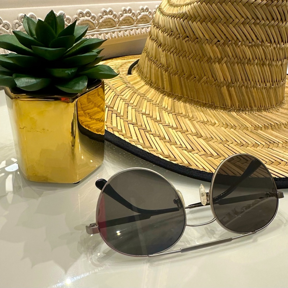 Vera Wang aviator sunglasses